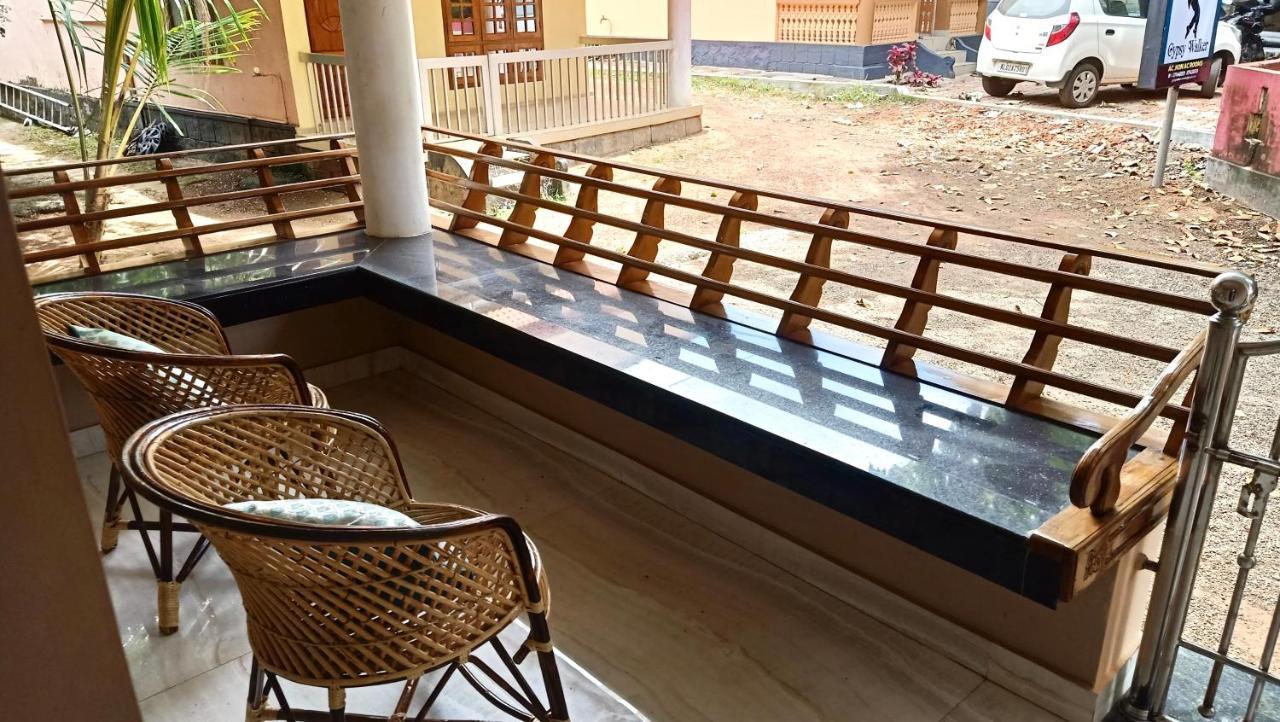 Gypsy Walker Hotel Varkala Bagian luar foto